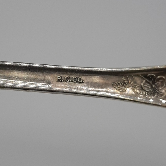 VTG R.C. CO Silver Plate Serving Gravy Ladle Rose Flower Embossed Pattern - Picture 6 of 7